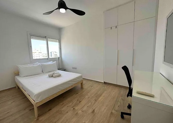 Premium Center 10th Floor Sky View -suite 103 Нікосія